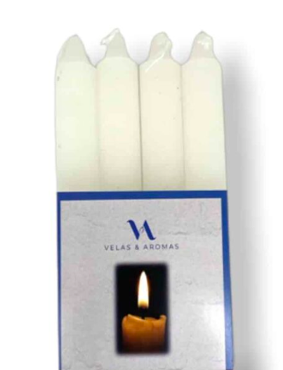 velas de candelabro blancas