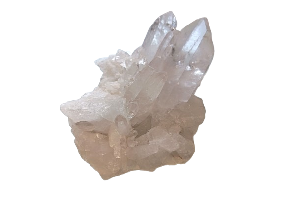 Cuarzo natural de Brasil de 1.116 gramos con grandes cristales transparentes y puntas bien formadas.