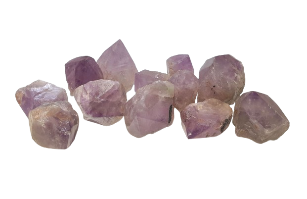 Puntas de cuarzo amatista semipulidas de Brasil con diferentes tonalidades violetas y formas naturales.