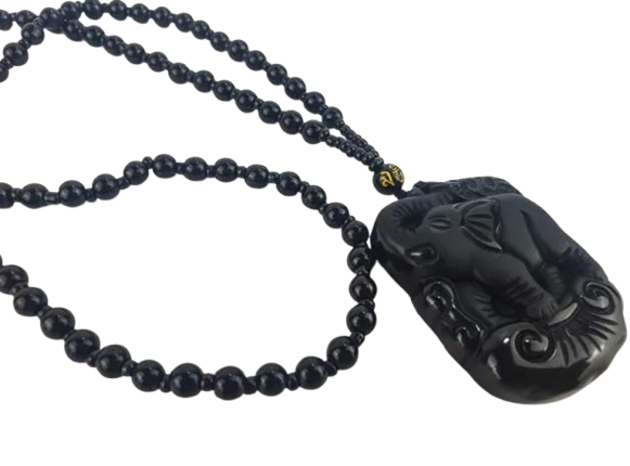 colgante elefante de la suerte tallado en obsidiana